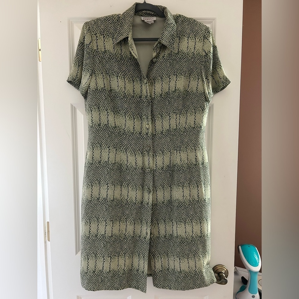 Adrianna Papell|Silk Dress|Size 14 button down short sleeve